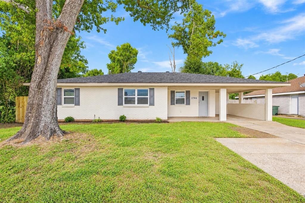 Property Photo: 2708 1st Avenue LA 70601
