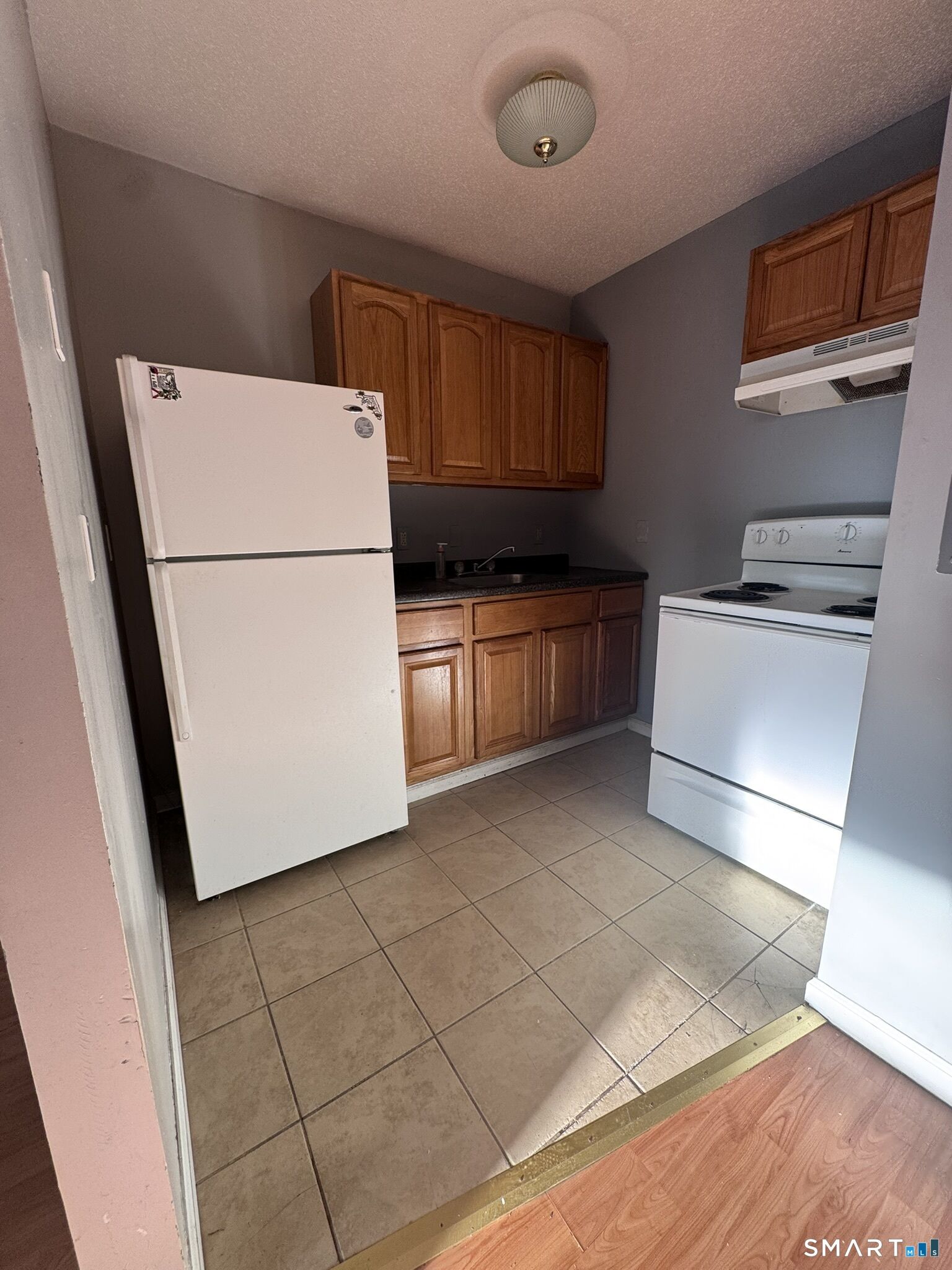 Property Photo:  54 Grafton Street C3  CT 06106 