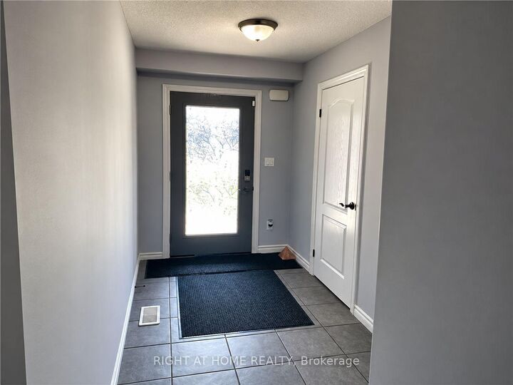 Property Photo: 1855 Foxridge Crescent ON N6G 0L7