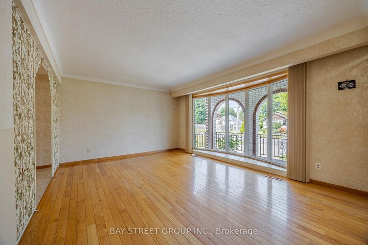 Property Photo: 29 West Street N Upper ON L2V 2S1