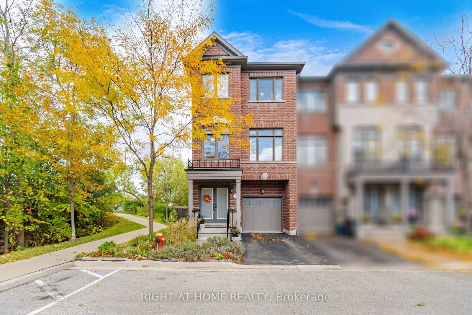Property Photo:  36 Whitehorn Lane  ON L7G 0K1 