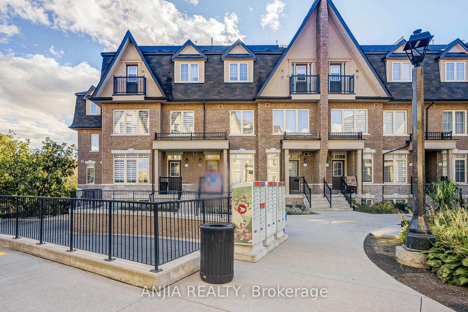 Property Photo:  181 Parktree Drive 38  ON L6A 5B1 