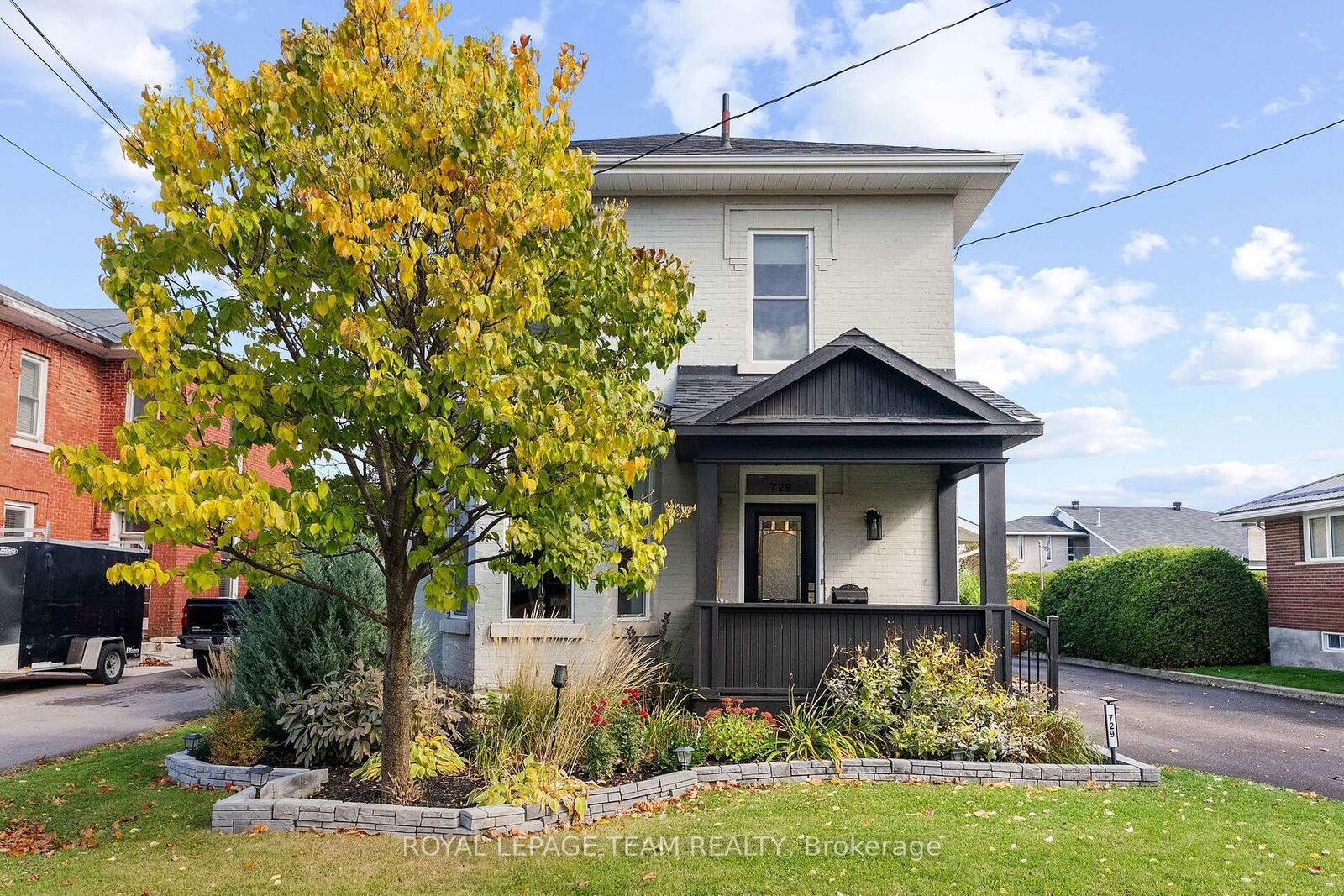 Property Photo:  729 Raglan Street S  ON K7V 1S3 