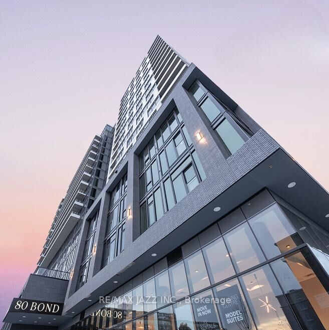 Property Photo:  80 Bond Street E 1518  ON L1G 0E6 