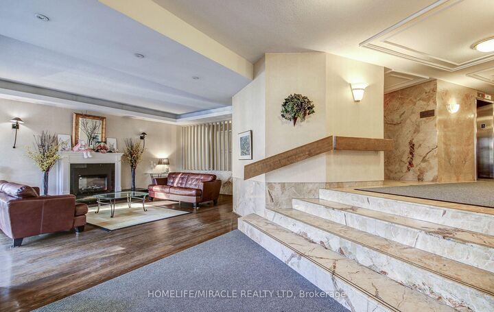 Property Photo:  1333 Bloor Street 504  ON L4Y 3T6 
