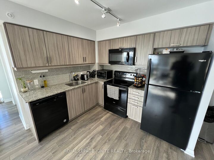 Property Photo:  30 Meadowglen Place 1502  ON M1G 0A6 