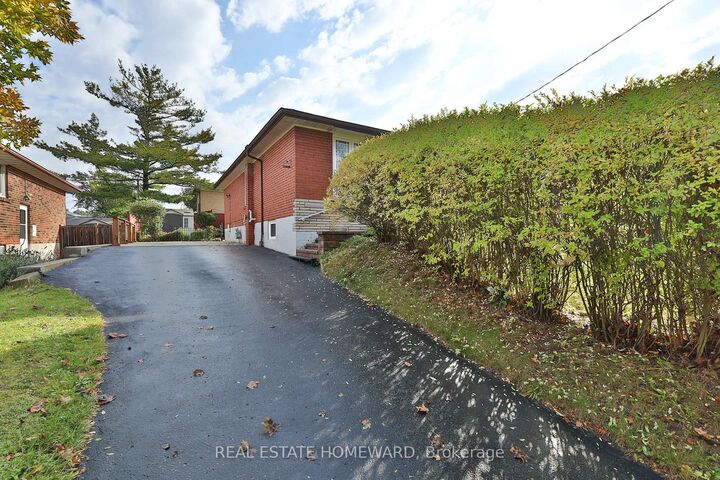 Property Photo:  36 Kim Court Upper  ON M1K 3R6 