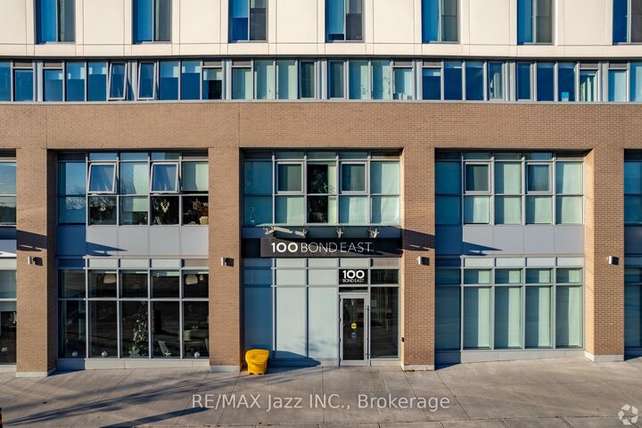 Property Photo:  100 Bond Street E 307  ON L1G 0E6 