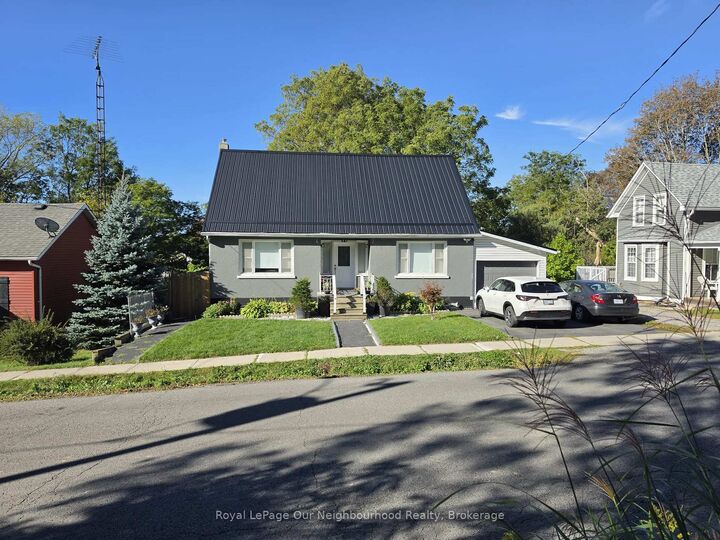 Property Photo:  44 Elgin Street N  ON L1A 2L7 