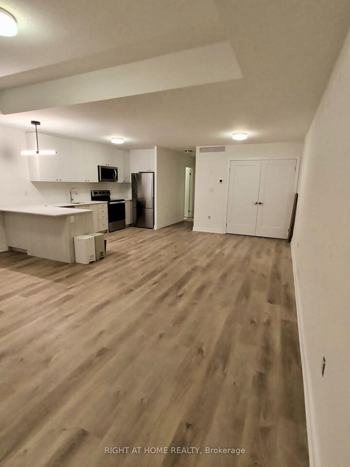 Property Photo:  40 Palace Street K1  ON N2E 0L2 
