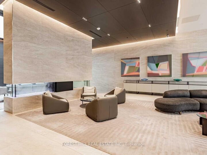 Property Photo: 2221 Yonge Street 5702 ON M4S 2B4