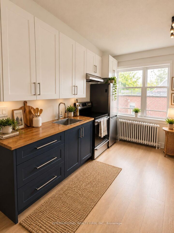 Property Photo:  1094 College Street 17  ON M6H 1B3 
