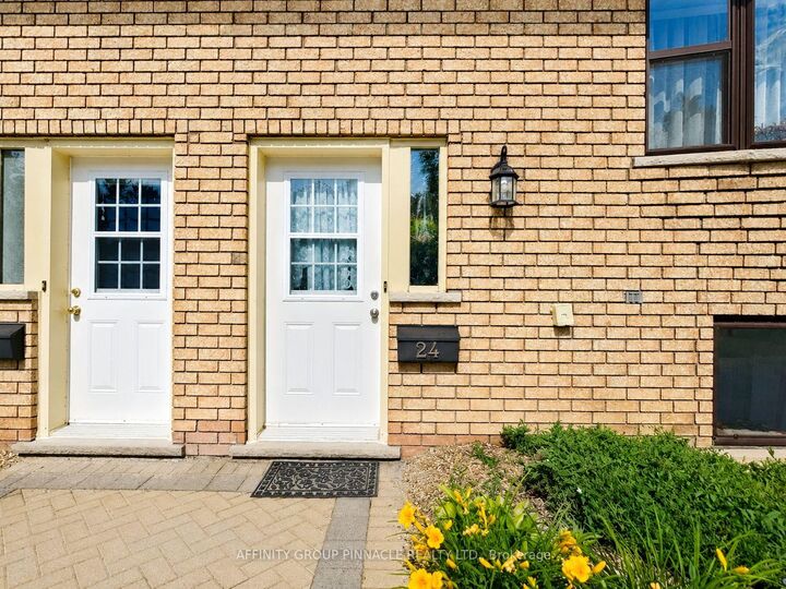 Property Photo:  115 Mary Street W 24  ON K9V 2N7 