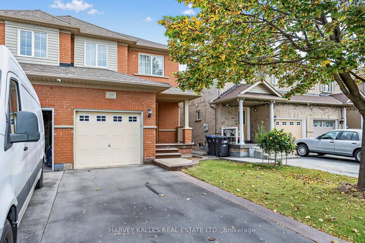 Property Photo:  39 Ridgefield Court  ON L6P 1B4 