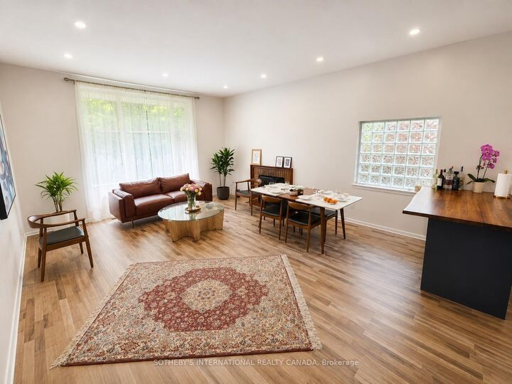Property Photo:  10 Ternhill Crescent  ON M3C 2E5 