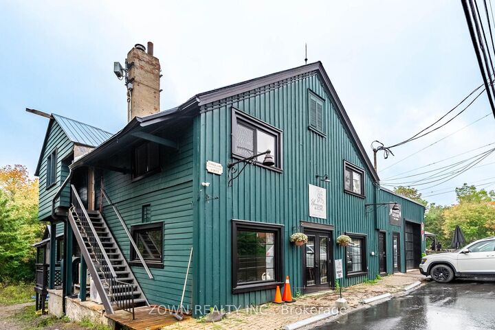 Property Photo:  17277 Old Main Street Upper  ON L7K 0E5 