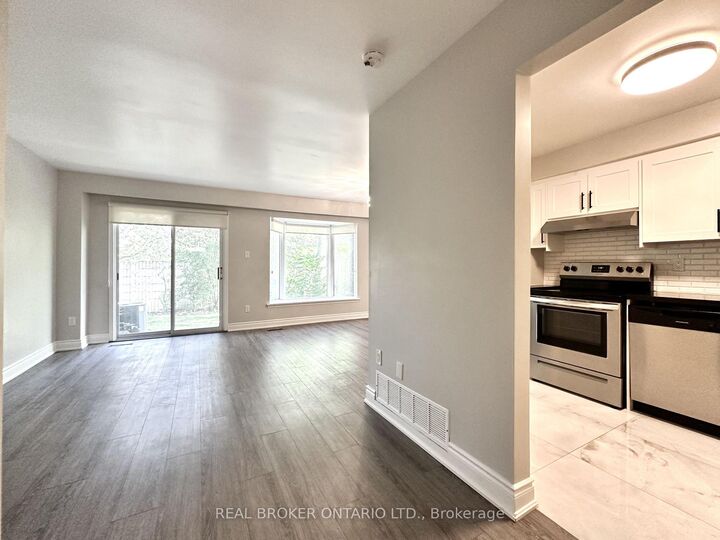 Property Photo:  1485 Gulleden Drive 8  ON L4X 2T2 