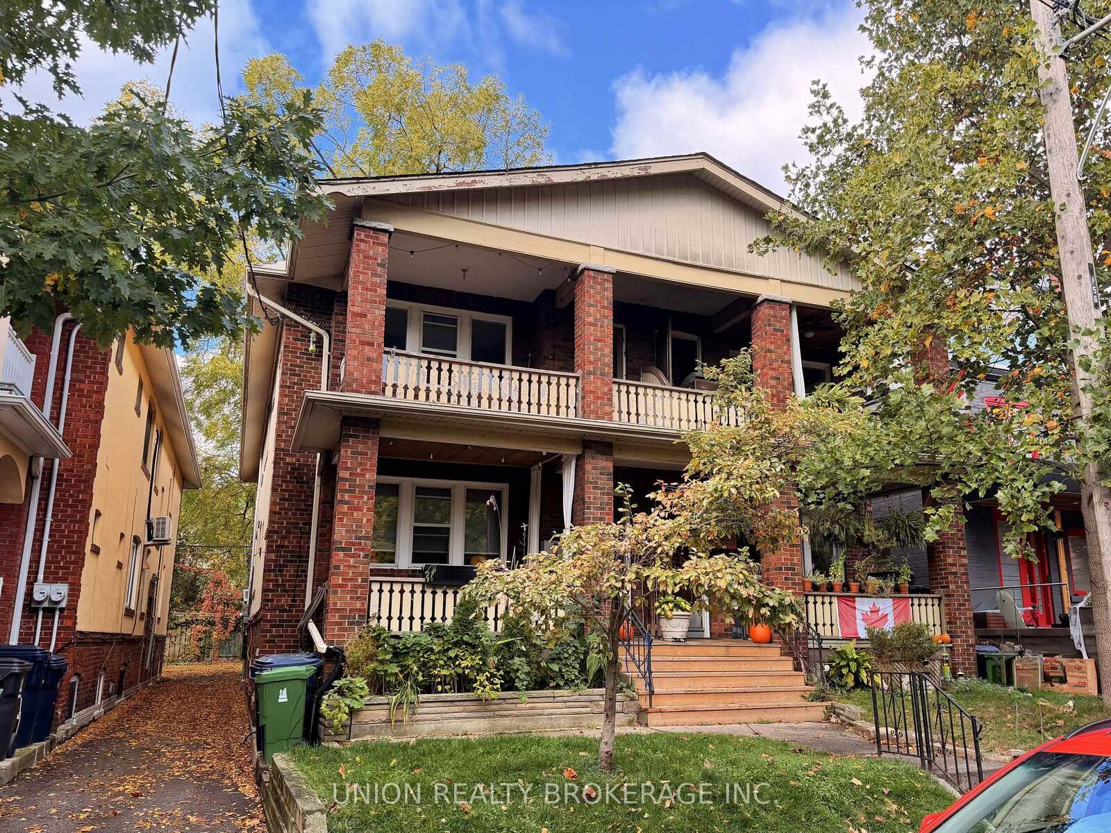 Property Photo:  54 Wineva Avenue Upper  ON M4E 2T2 