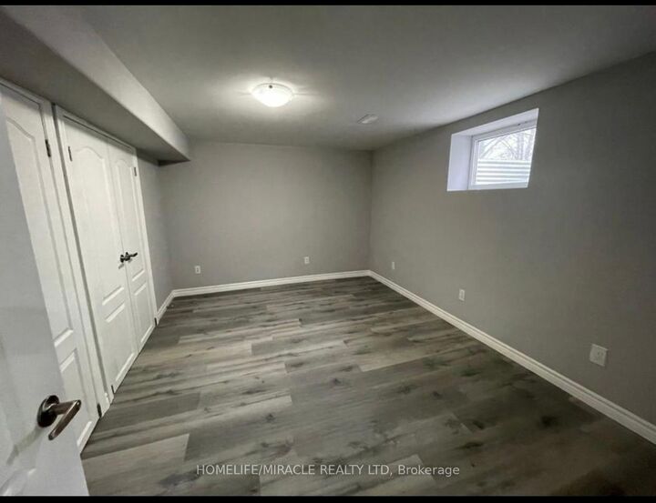 Property Photo:  23 Jay Court Bsmt  ON N2E 1P7 