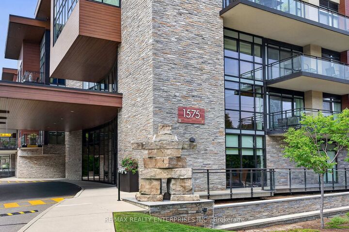 Property Photo: 1575 Lakeshore Road W 457 ON L5J 0B1