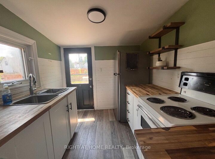 Property Photo:  365 Horrell Avenue  ON L4R 2A5 