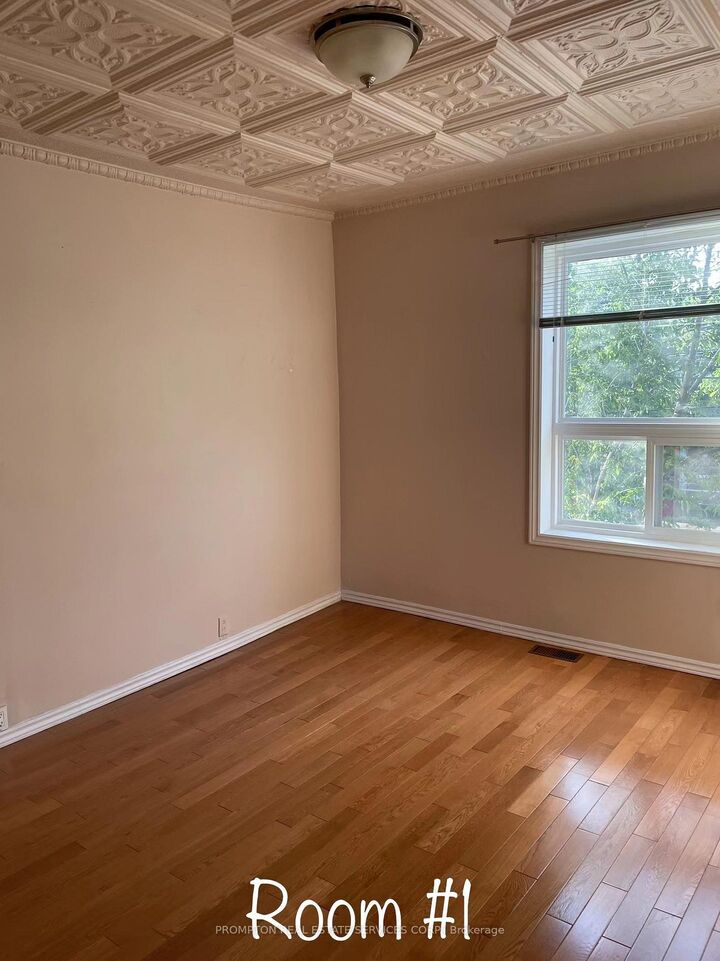 Property Photo:  763 Dundas Street W  ON M6J 1T9 