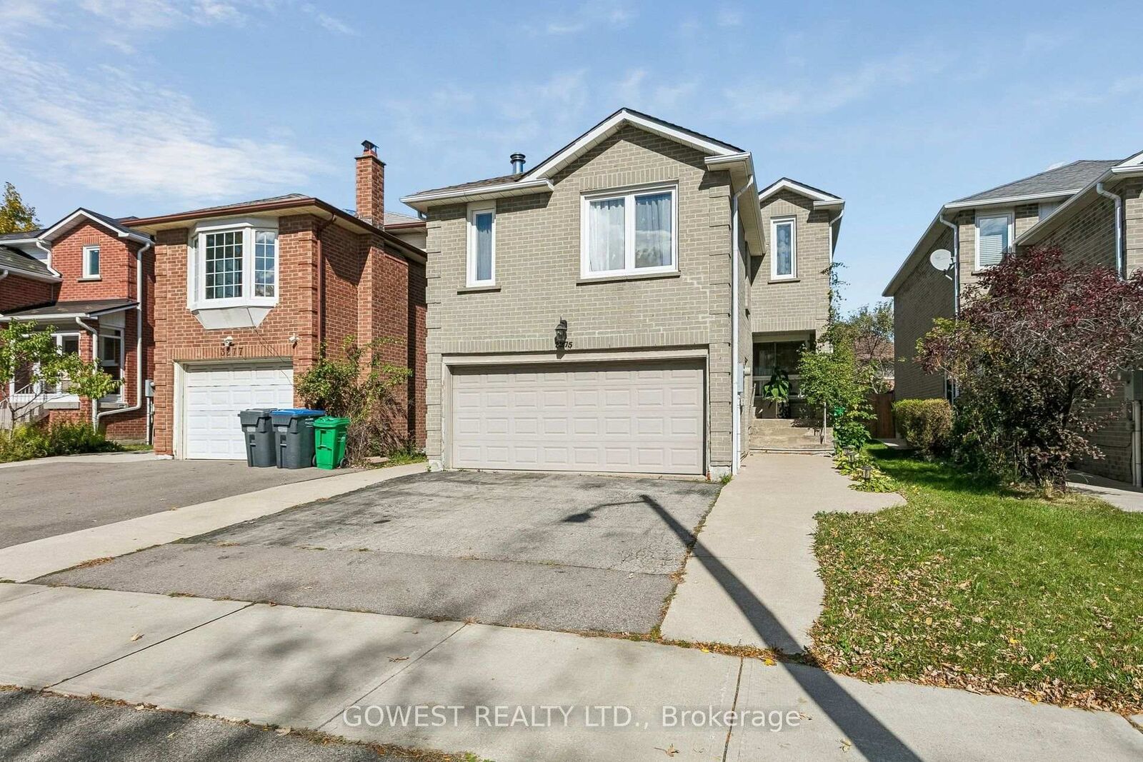 Property Photo:  3275 Dragon Drive Main  ON L5B 3H6 