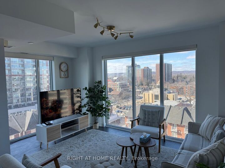 Property Photo: 370 Martha Street 810 ON L7R 0G9