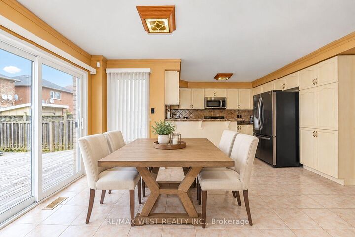 Photo de la propriété:  277 Queen Mary Drive  ON L7A 3L6 