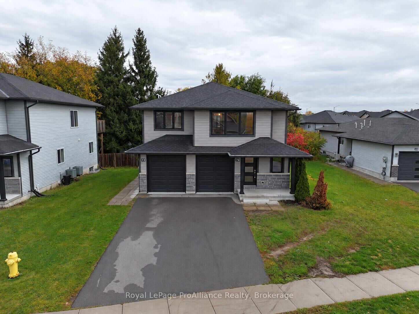 Property Photo:  70 Ridgeway Place  ON K8P 0E6 