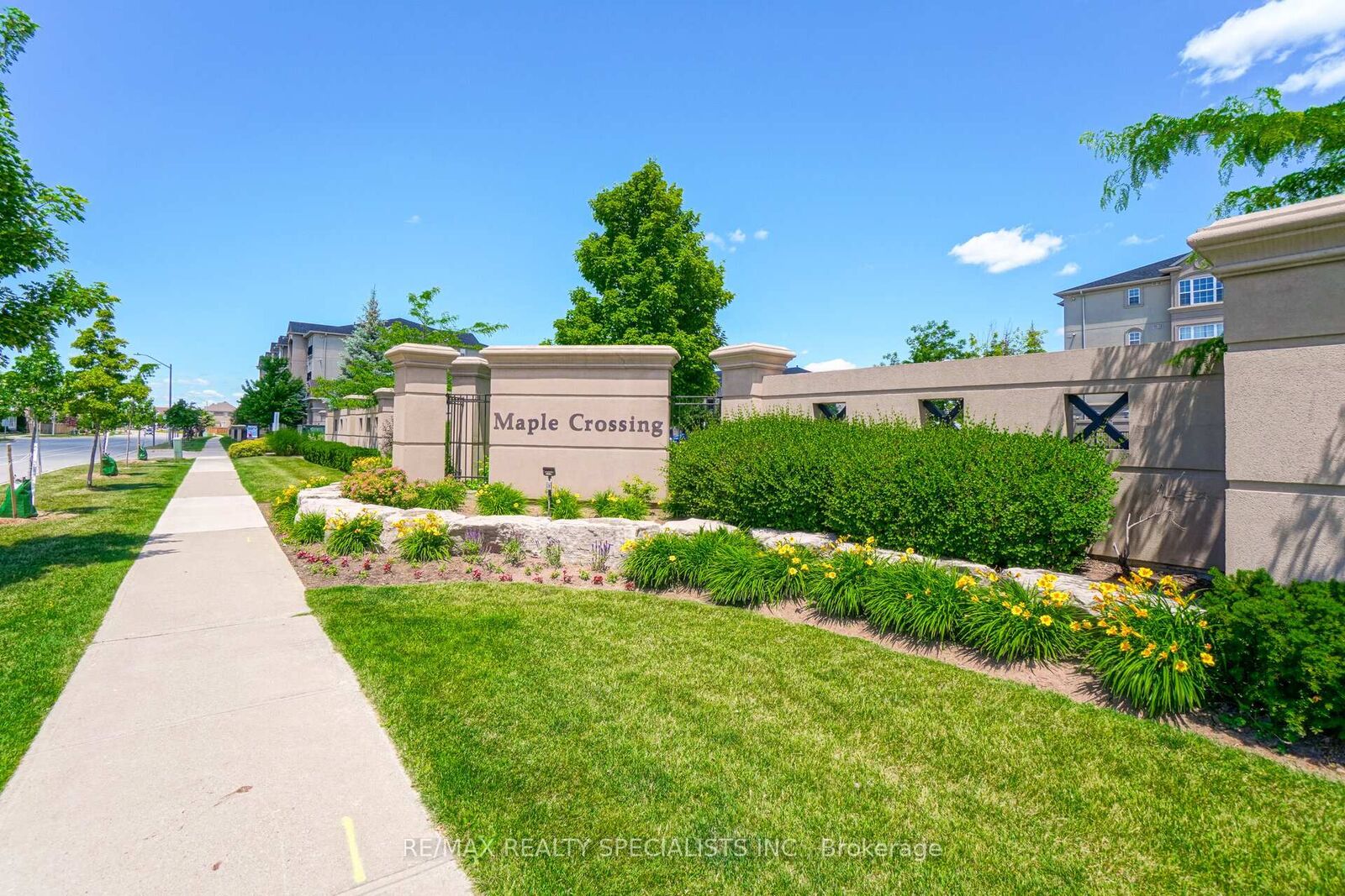 Property Photo:  1483 Maple Avenue 414  ON L9T 0B6 