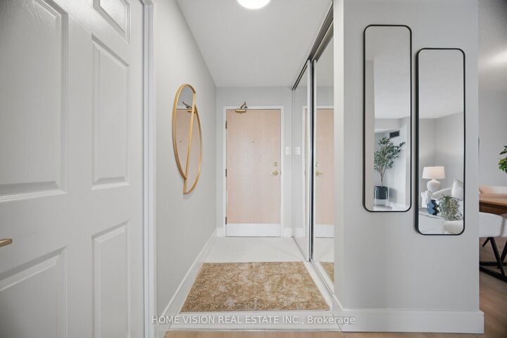 Property Photo:  400 Webb Drive S 1407  ON L5B 3Z7 