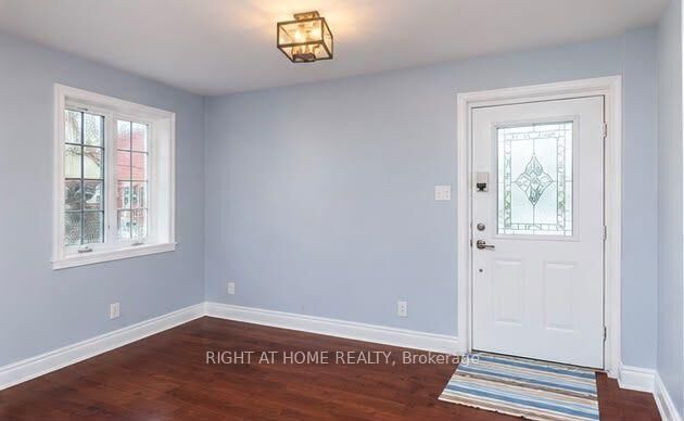 Property Photo:  14 Thornton Avenue Main Floor  ON M6E 2E2 