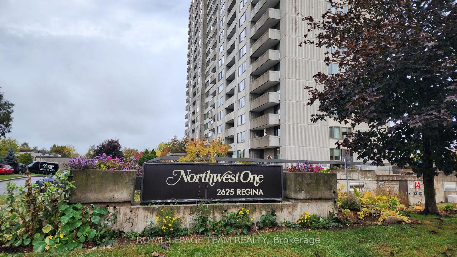 Property Photo:  2625 Regina Street 404  ON K2B 5W8 
