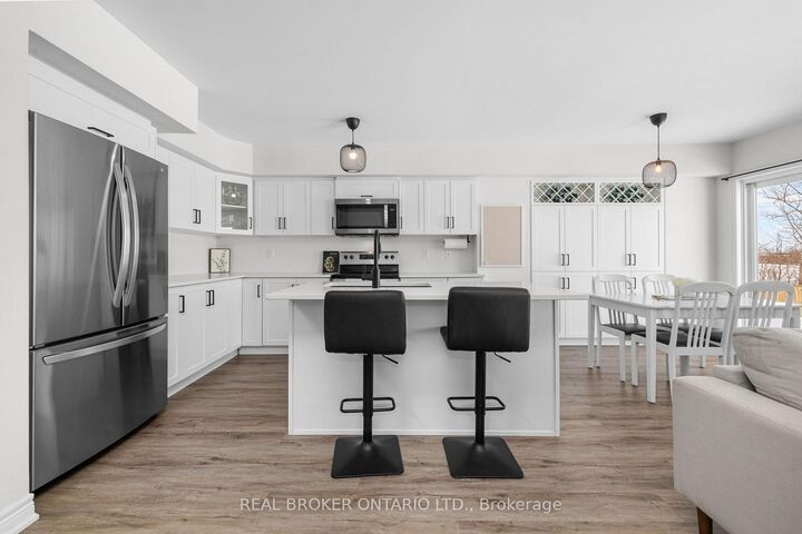 Photo de la propriété:  71 McPhail Road  ON K7C 0P6 