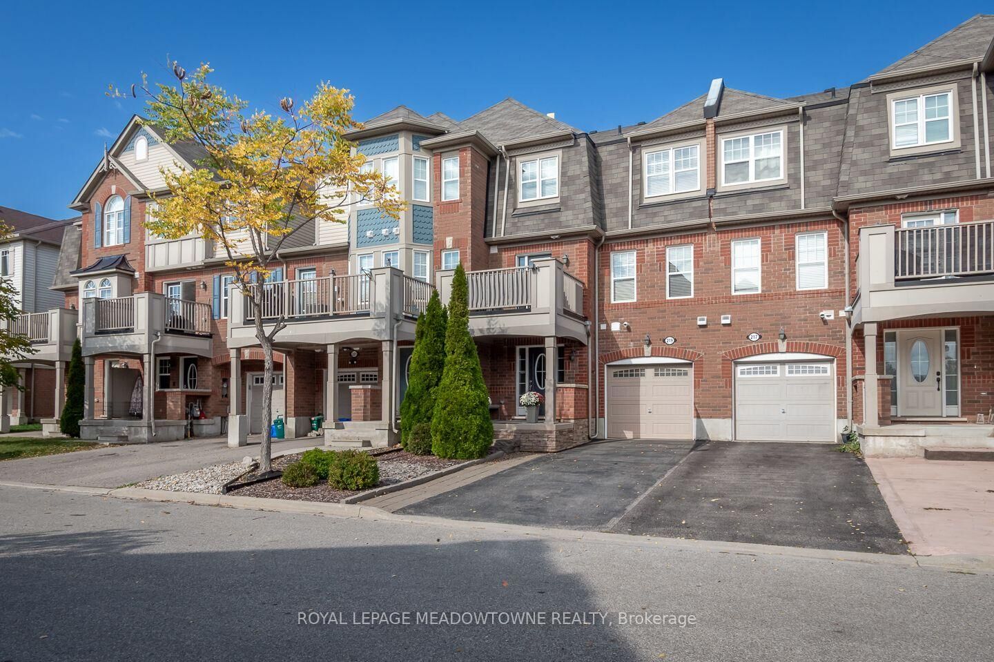 Photo de la propriété:  219 Septimus Heights  ON L9T 8N7 