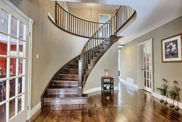 Property Photo:  123 Heathwood Heights Drive  ON L4G 4W2 