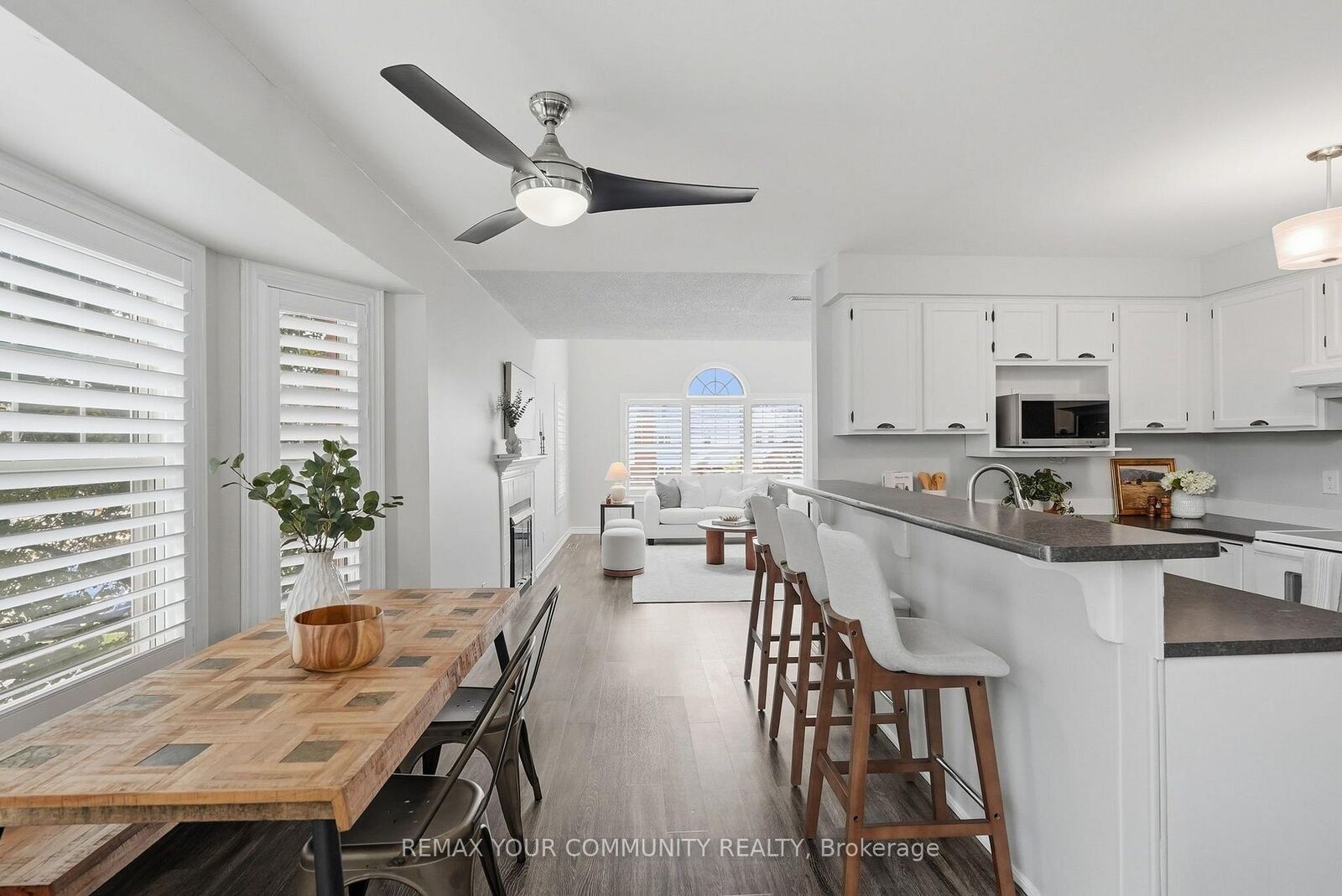 Property Photo:  1661 Nash Road H-5  ON L1E 1S8 