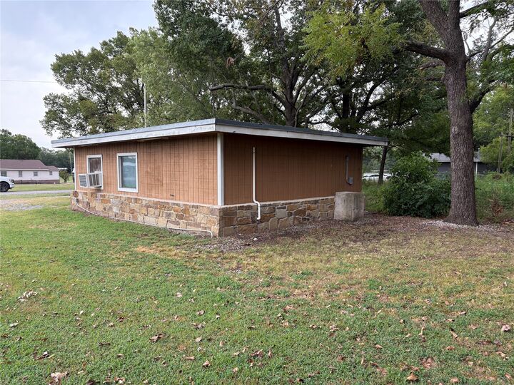 Property Photo:  712 S 3rd Street  OK 74454 