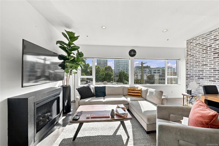 Property Photo:  848 Mason St #401  BC V8W 0A2 