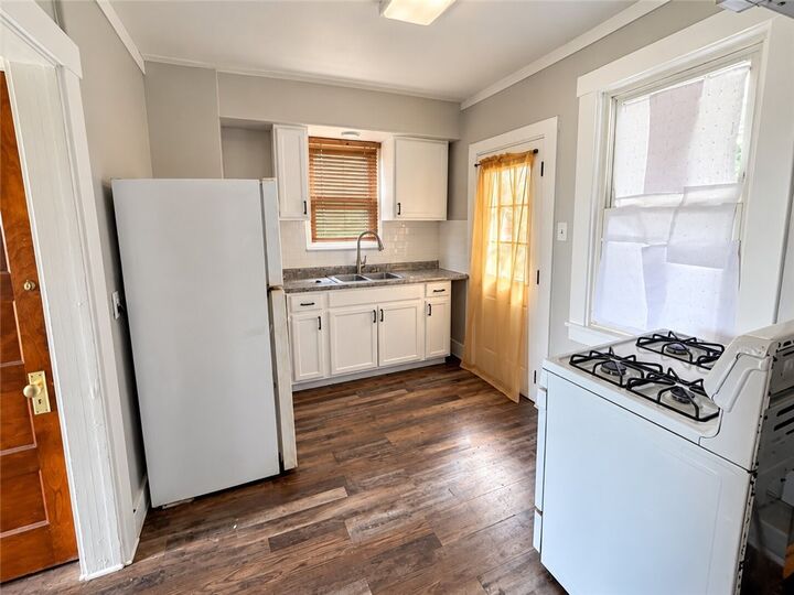 Property Photo:  605 N 6th St  PA 15025 
