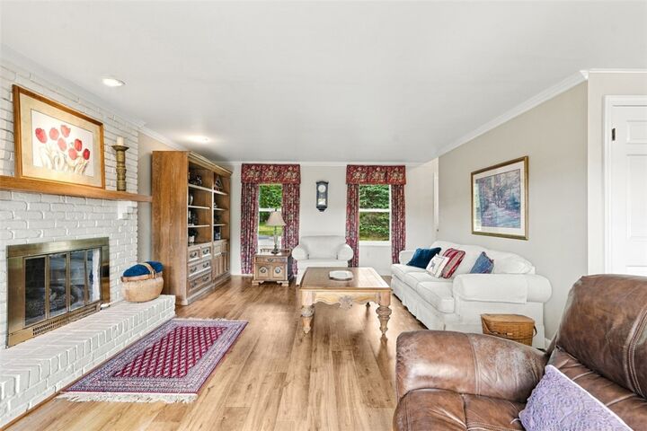 Property Photo:  950 Broad Meadow Drive  PA 15237 