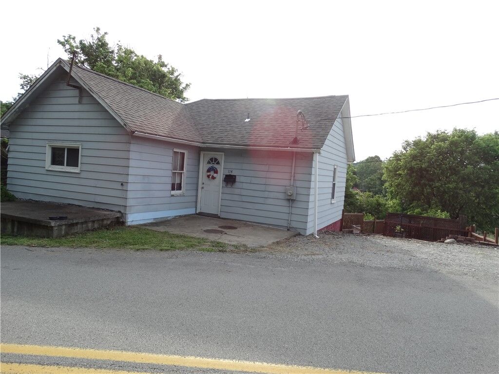 Property Photo:  114 Beallsville Rd  PA 15314 