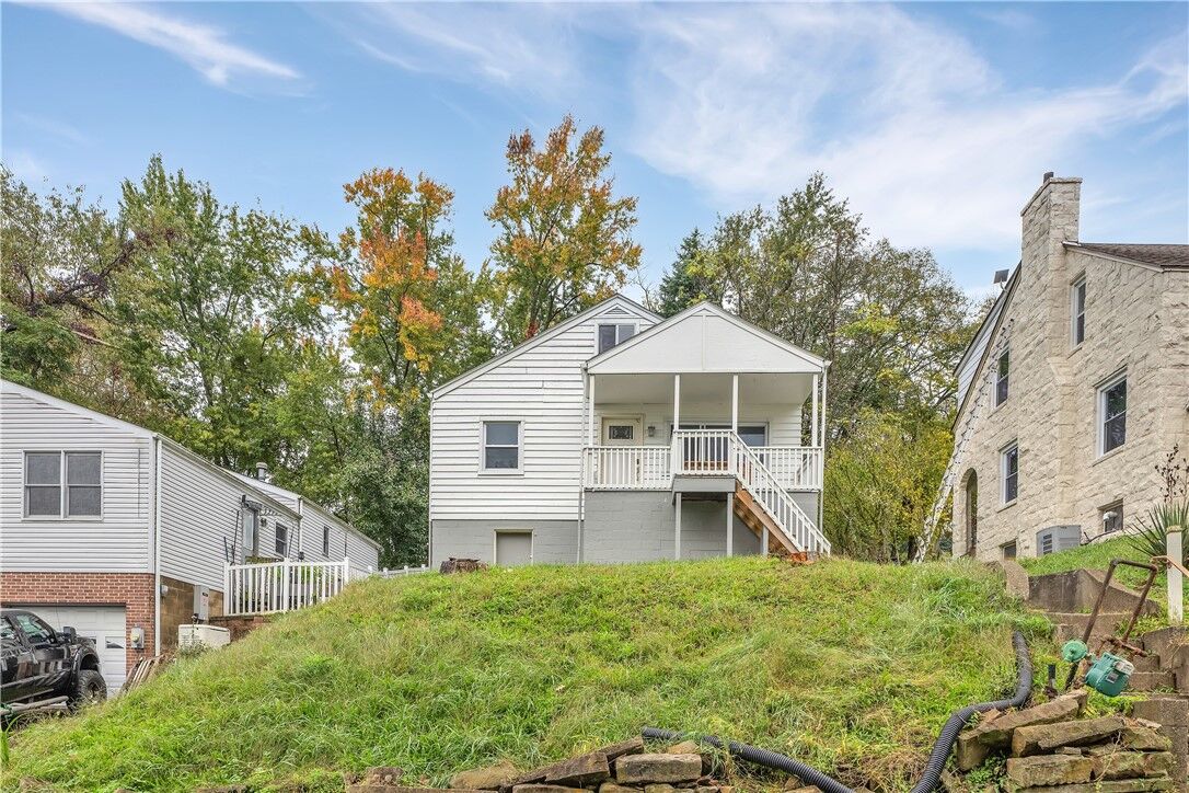 Property Photo: 1014 Sadowski Ave PA 15215