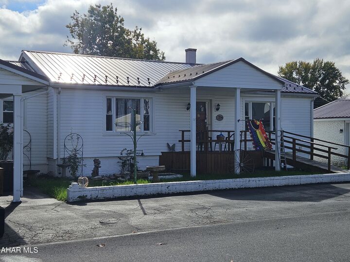 Property Photo: 907-909 N 3rd Street PA 16617