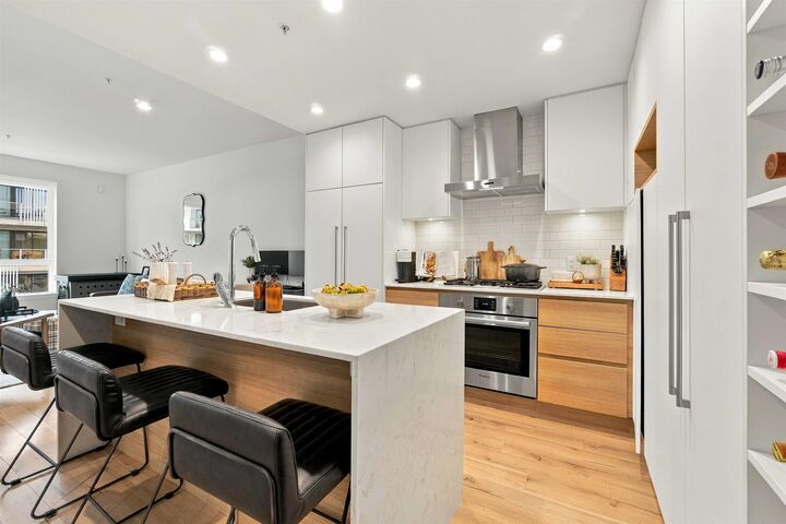 Property Photo: 3131 Murray Street 412 BC V3H 0L9