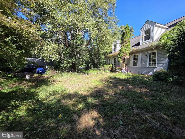 Property Photo: 907 Springwood Drive PA 19382