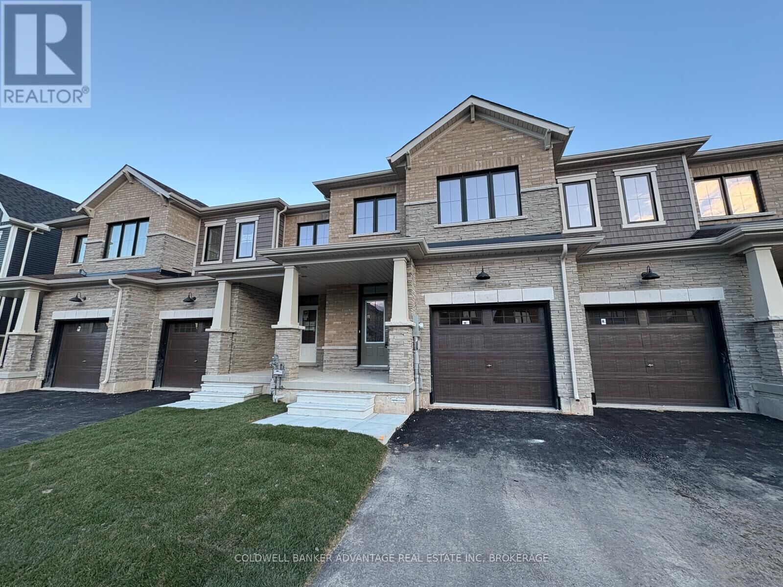 Property Photo:  216 Port Crescent  ON L3B 0N2 