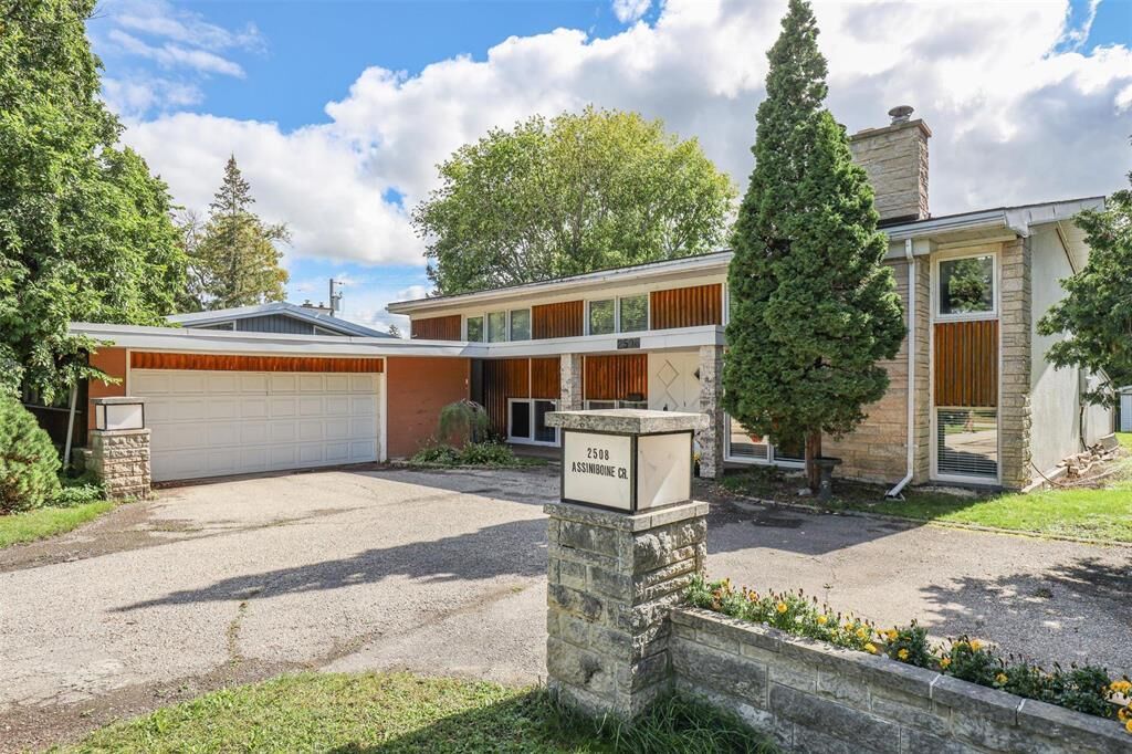 Photo de la propriété: 2508 Assiniboine Crescent MB R3J 0B2