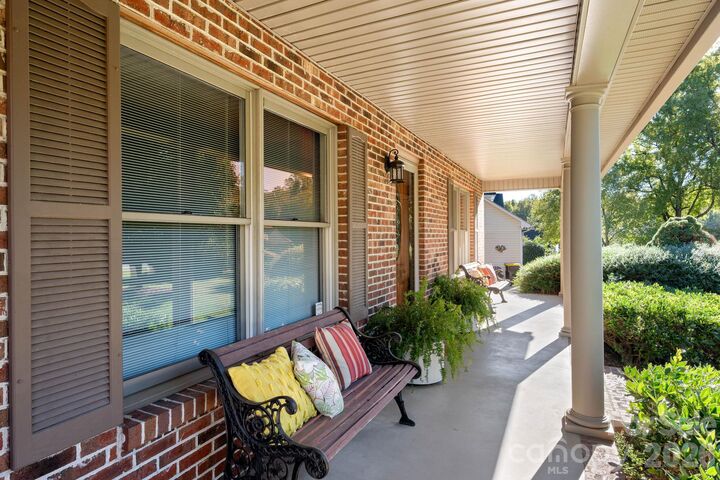 Property Photo:  990 Royal Drive  NC 28092 